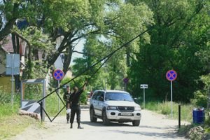 Ограждаем свой дом шлагбаумом () Ограждаем свой дом шлагбаумом
