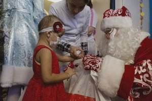 Стать Дедом Морозом: 12 адресов, где ждут подарков к Новому году 